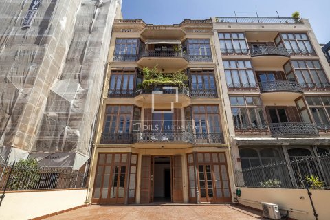 Huoneisto vuokrattavana Barcelona, Espanja, 3 makuuhuonetta, 167 m2 No. 192873 - kuva 13