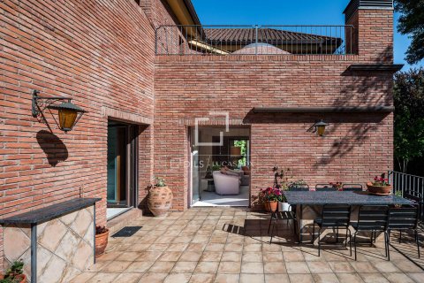 Huvila vuokrattavana Sant Cugat Del Valles, Barcelona, Espanja, 5 makuuhuonetta, 593 m2 No. 192869 - kuva 11