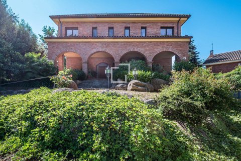 Huvila vuokrattavana Sant Cugat Del Valles, Barcelona, Espanja, 5 makuuhuonetta, 593 m2 No. 192869 - kuva 10