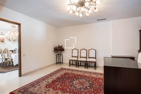 Huvila vuokrattavana Sant Cugat Del Valles, Barcelona, Espanja, 5 makuuhuonetta, 593 m2 No. 192869 - kuva 23
