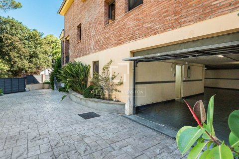 Huvila vuokrattavana Sant Cugat Del Valles, Barcelona, Espanja, 5 makuuhuonetta, 593 m2 No. 192869 - kuva 13