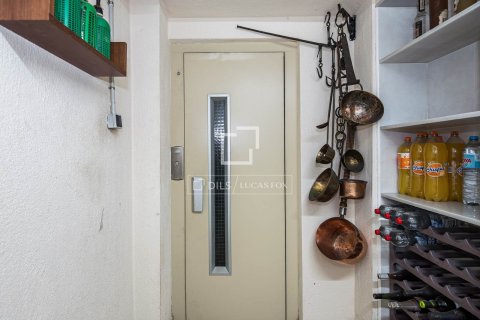 Huvila vuokrattavana Sant Cugat Del Valles, Barcelona, Espanja, 5 makuuhuonetta, 593 m2 No. 192869 - kuva 17