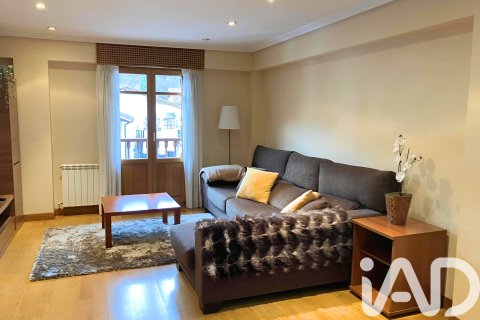 Wohnung zum Verkauf in Navarre, Spanien 2 Schlafzimmer, 84 m2 Nr. 196644 - Foto 2