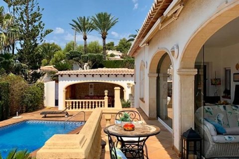 Villa en venta en Jávea, Alicante, España 5 dormitorios, 400 m2 No. 144806 - foto 2