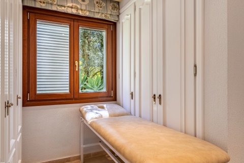Hus till salu i Estepona, Malaga, Spanien 5 sovrum, 600 kvm. Nr. 173068 - foto 12