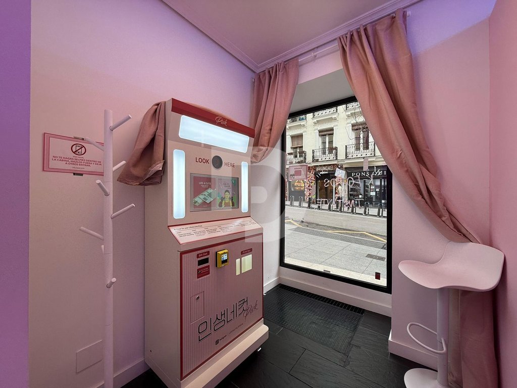 Retail store in Spagna 72 mq. N° 151877