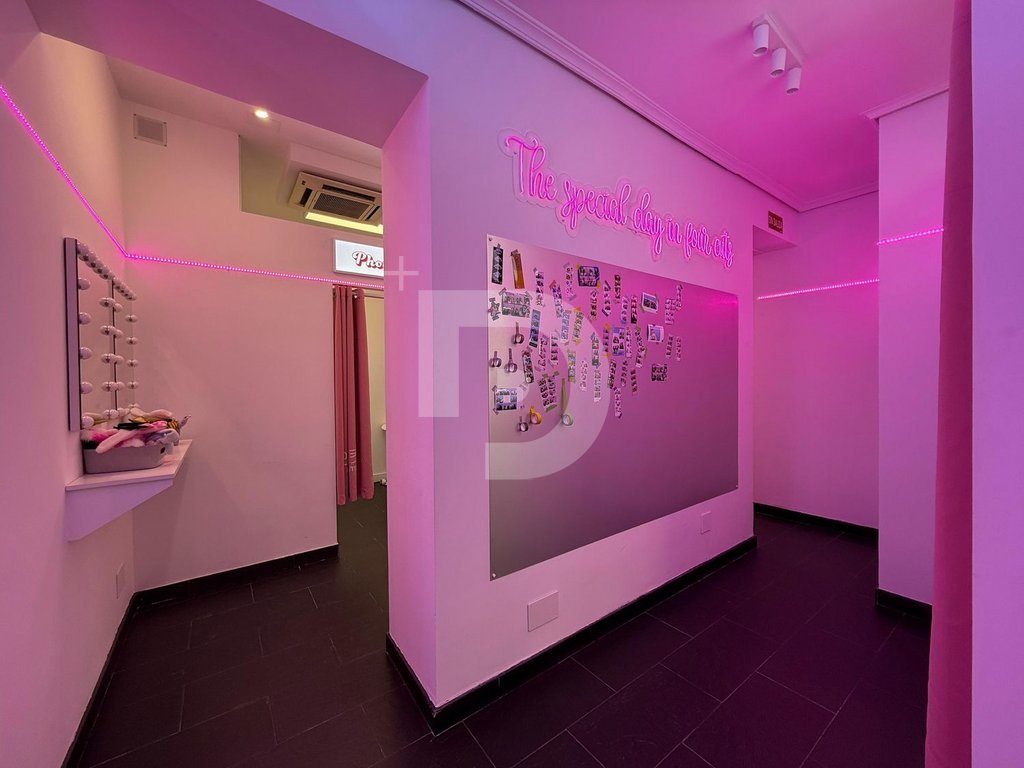 Retail store in Spagna 72 mq. N° 151877