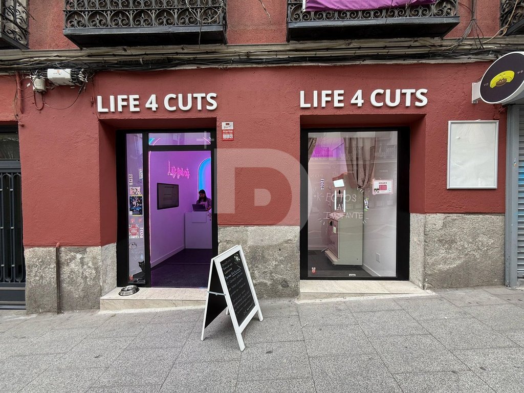 Retail store in Spagna 72 mq. N° 151877