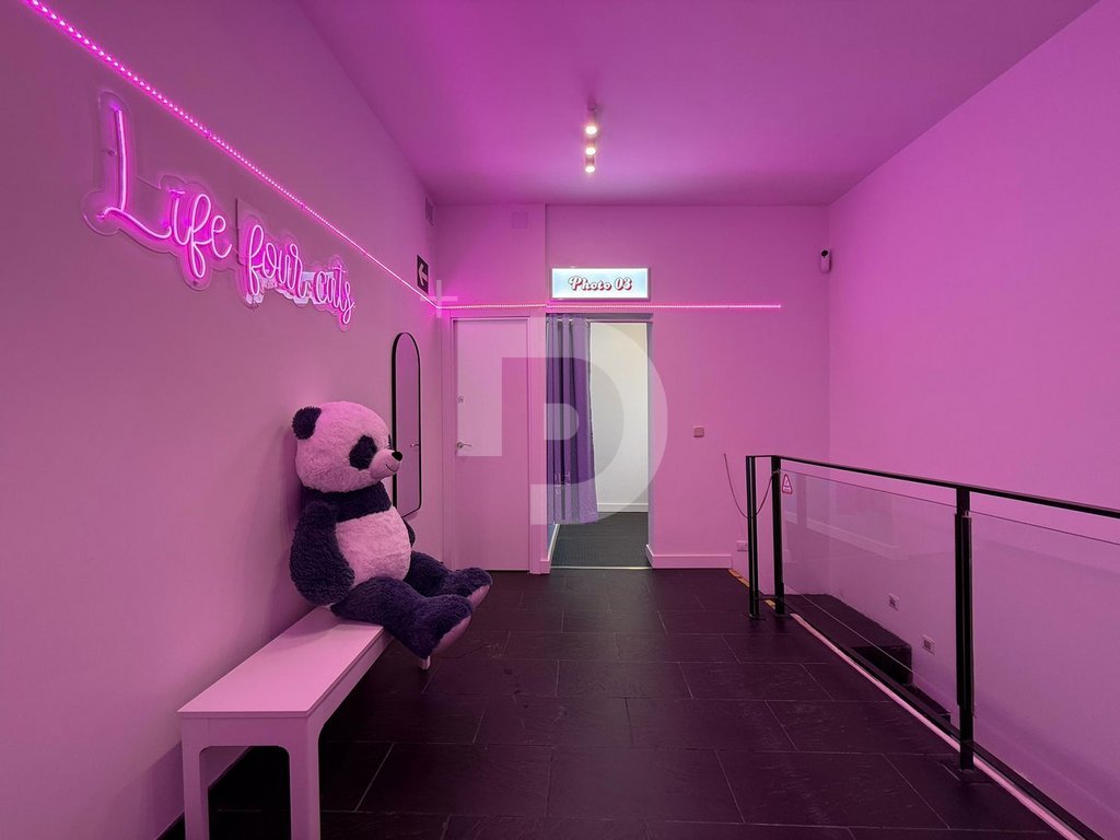 Retail store in Spagna 72 mq. N° 151877