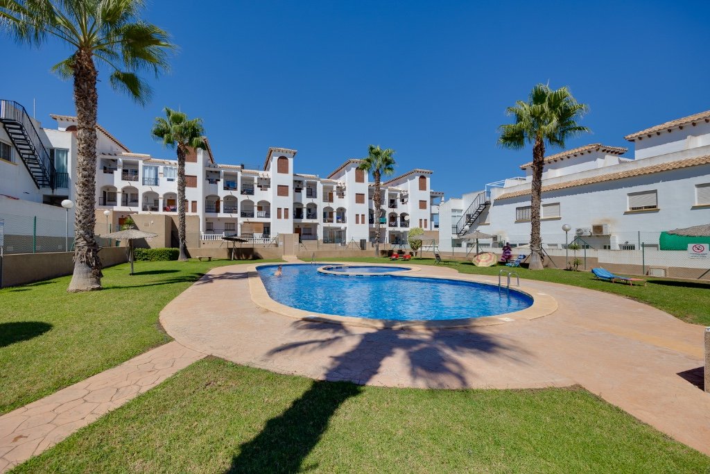 Casa adosada en Punta Prima, Alicante, España 2 dormitorios, 73 m2 No. 143995
