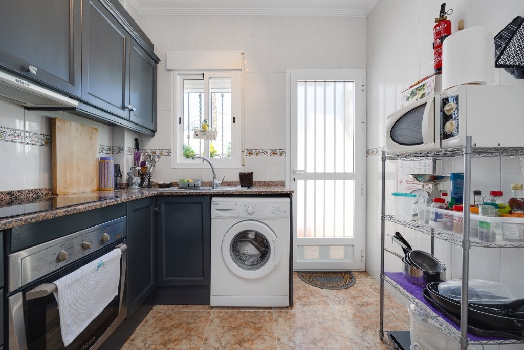 Casa adosada en Punta Prima, Alicante, España 2 dormitorios, 73 m2 No. 143995