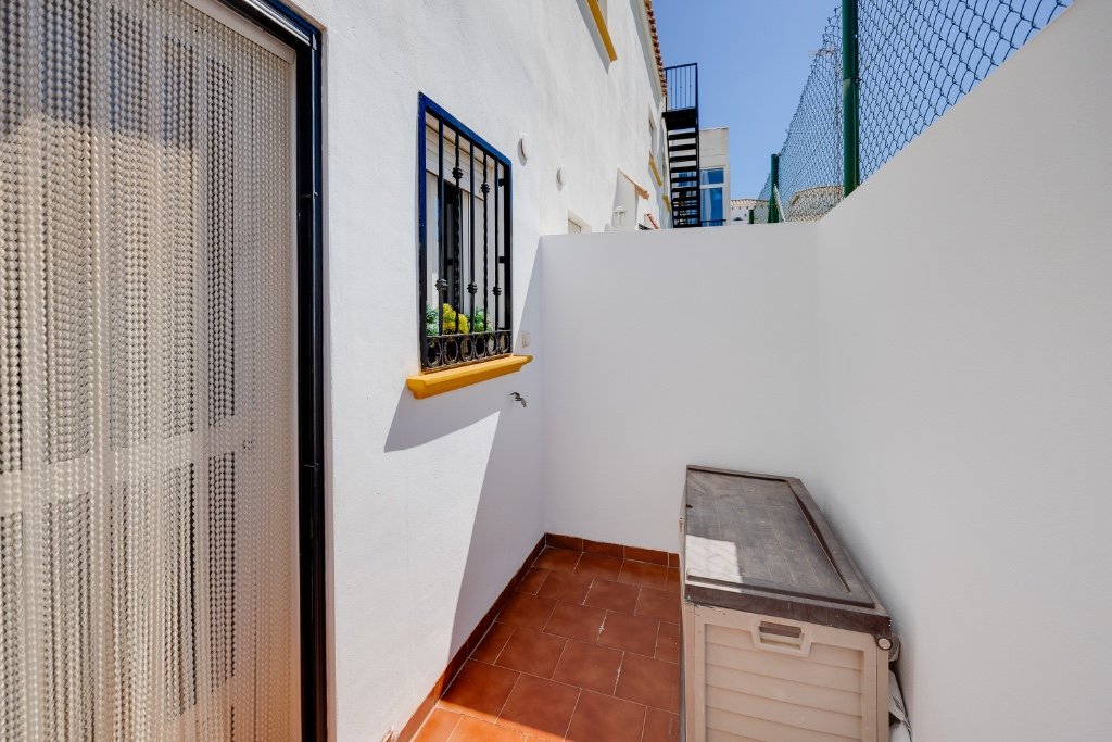 Casa adosada en Punta Prima, Alicante, España 2 dormitorios, 73 m2 No. 143995