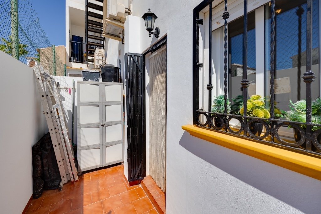 Casa adosada en Punta Prima, Alicante, España 2 dormitorios, 73 m2 No. 143995
