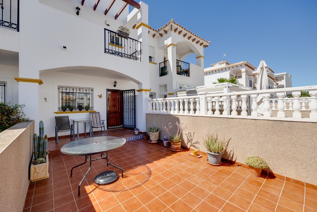 Casa adosada en Punta Prima, Alicante, España 2 dormitorios, 73 m2 No. 143995