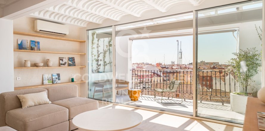 Attico a Madrid, Spagna 4 camere da letto, 305 mq. N° 159962