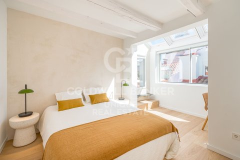 Takvåning till salu i Madrid, Spanien 4 sovrum, 305 kvm. Nr. 159962 - foto 3