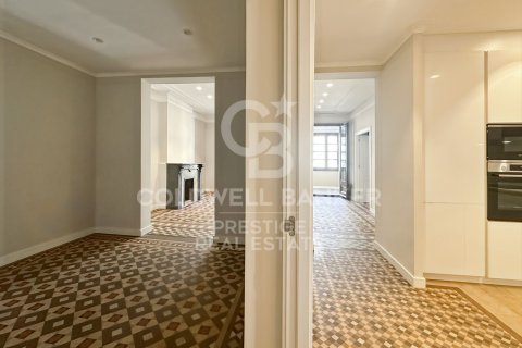 Huoneisto myytävänä Barcelona, Espanja, 3 makuuhuonetta, 160 m2 No. 159960 - kuva 4