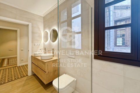 Huoneisto myytävänä Barcelona, Espanja, 3 makuuhuonetta, 160 m2 No. 159960 - kuva 18