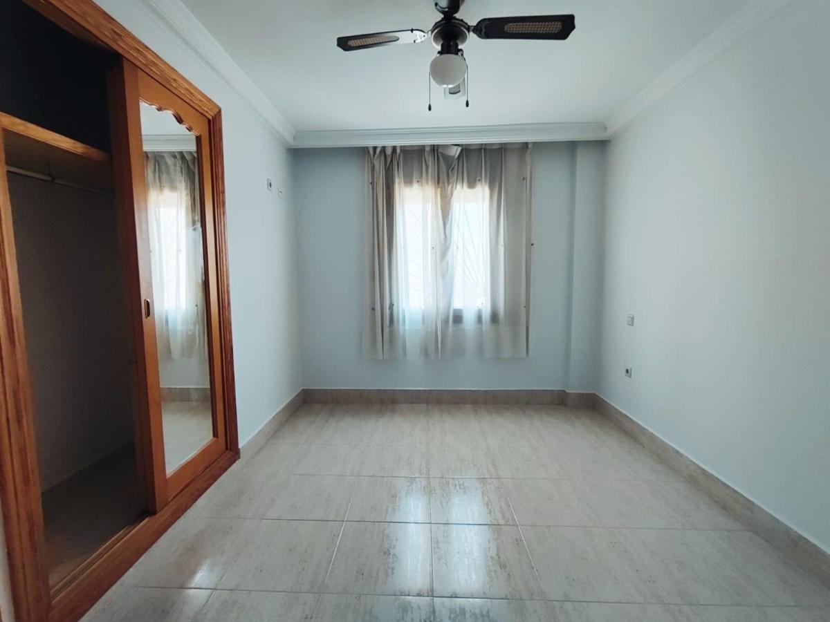 Apartment in Guardamar del Segura, Alicante, Spain 3 bedrooms, 82 sq.m. No. 99816