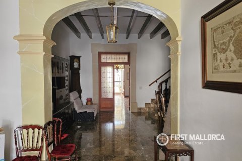 Kaupunkipientalo myytävänä Llucmajor, Mallorca, Espanja, 5 makuuhuonetta, 279 m2 No. 172047 - kuva 11