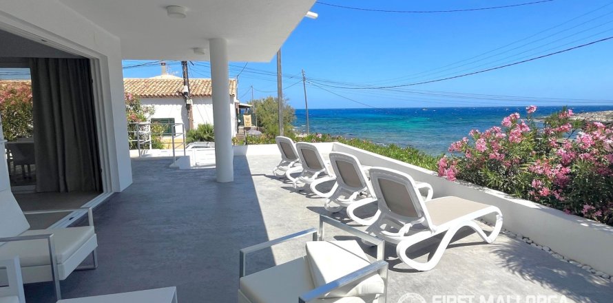 Villa Cala Ratjada, Mallorca, Spānijā 4 istabas, 234 m2 Nr. 172048