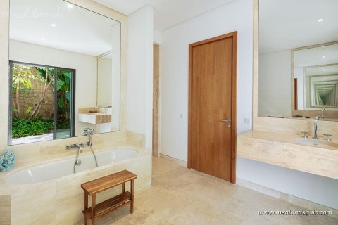 Willa w Casares, Malaga, Hiszpania 6 sypialni, 778 mkw. nr 146772 – zdjęcie 15