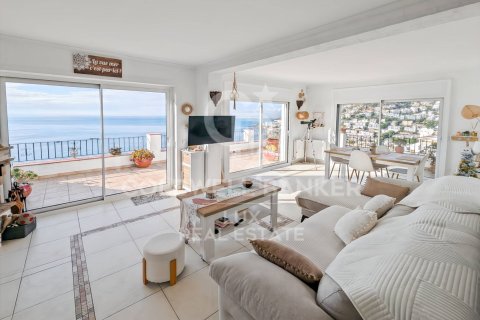 House for sale in Roses, Girona, Spain 4 bedrooms, 159 sq.m. No. 157152 - photo 1