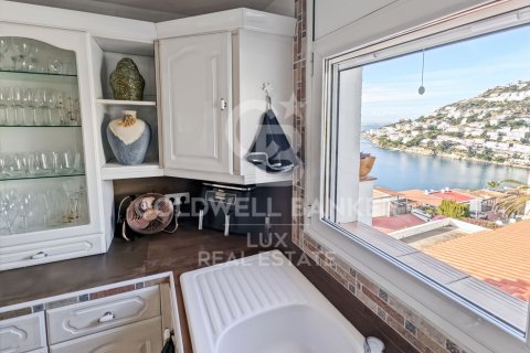 House for sale in Roses, Girona, Spain 4 bedrooms, 159 sq.m. No. 157152 - photo 8