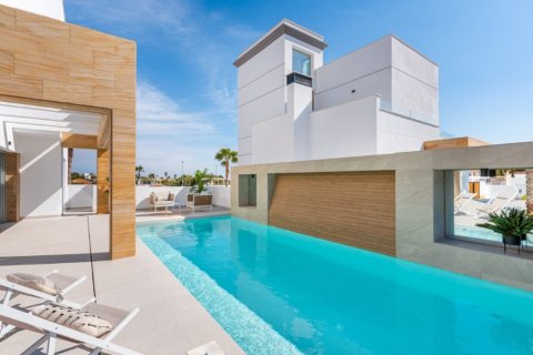 Villa zum Verkauf in Ciudad Quesada, Alicante, Spanien 4 Schlafzimmer, 396 m2 Nr. 145644 - Foto 2