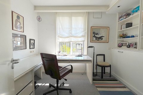 Сasa en venta en Castelldefels, Barcelona, España 4 dormitorios, 316 m2 No. 164800 - foto 25