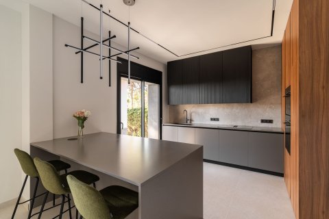 Сasa en venta en Castelldefels, Barcelona, España 5 dormitorios, 331 m2 No. 164801 - foto 6