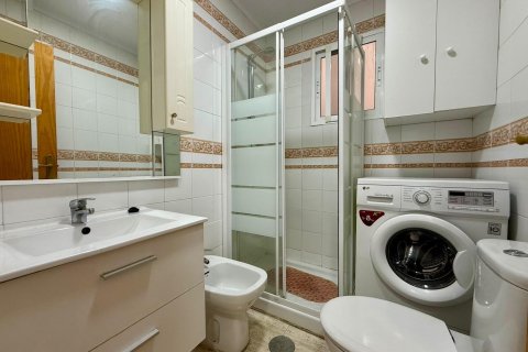 Apartment for sale in Torrevieja, Alicante, Spain 2 bedrooms, 56 sq.m. No. 196293 - photo 20