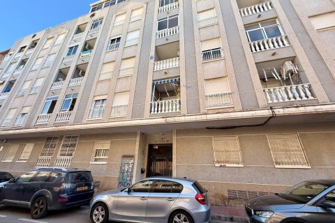 Apartment for sale in Torrevieja, Alicante, Spain 2 bedrooms, 56 sq.m. No. 196293 - photo 24