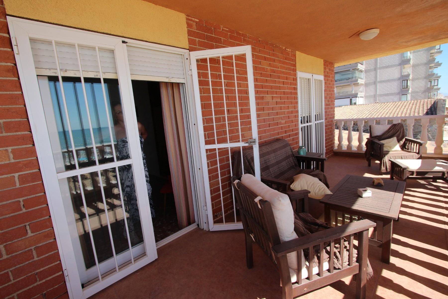 Villa in Guardamar del Segura, Alicante, Spain 7 bedrooms, 260 sq.m. No. 80213