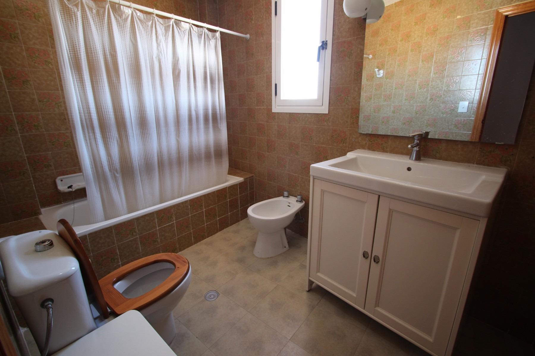 Villa in Guardamar del Segura, Alicante, Spain 7 bedrooms, 260 sq.m. No. 80213