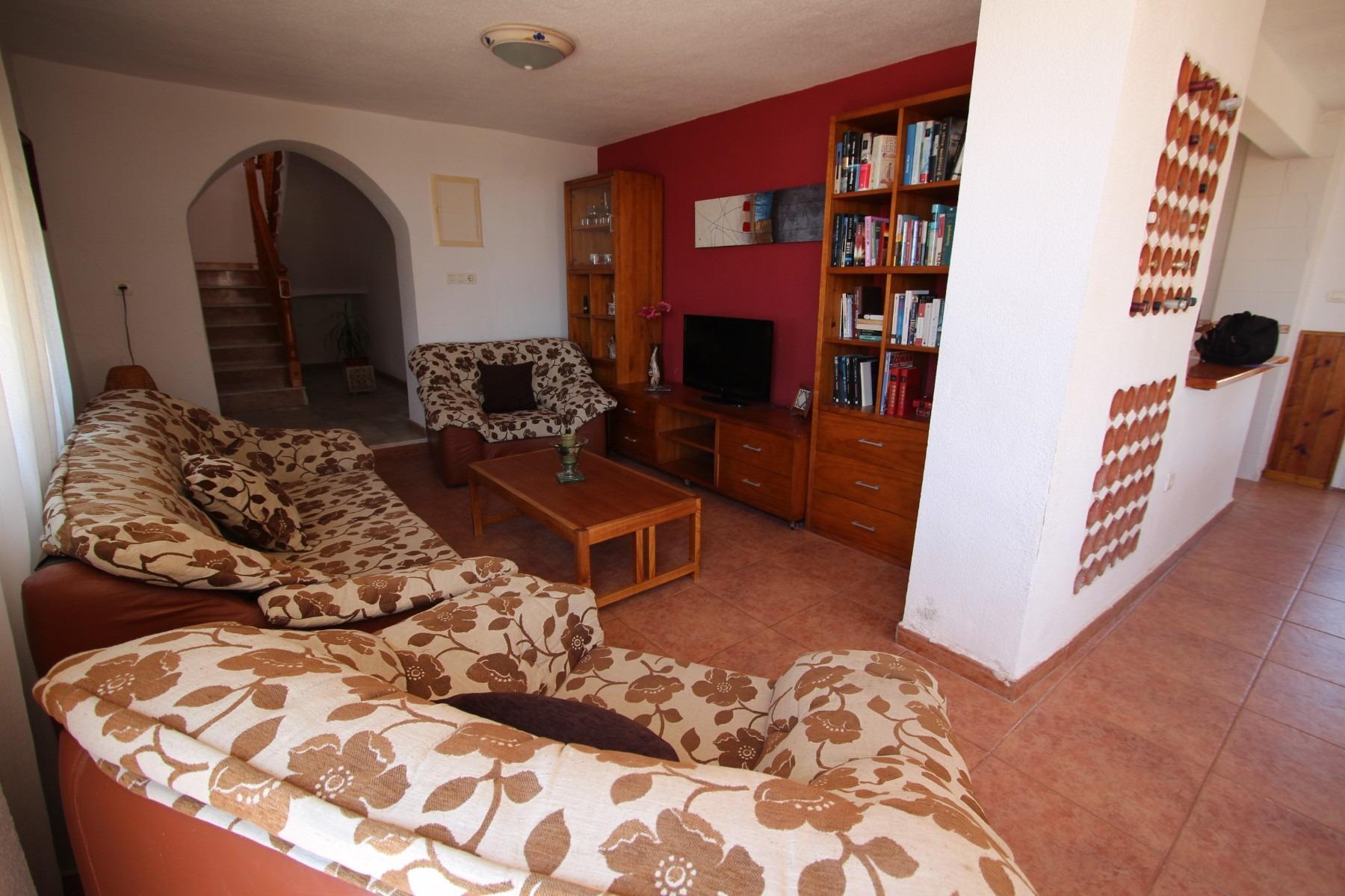 Villa in Guardamar del Segura, Alicante, Spain 7 bedrooms, 260 sq.m. No. 80213