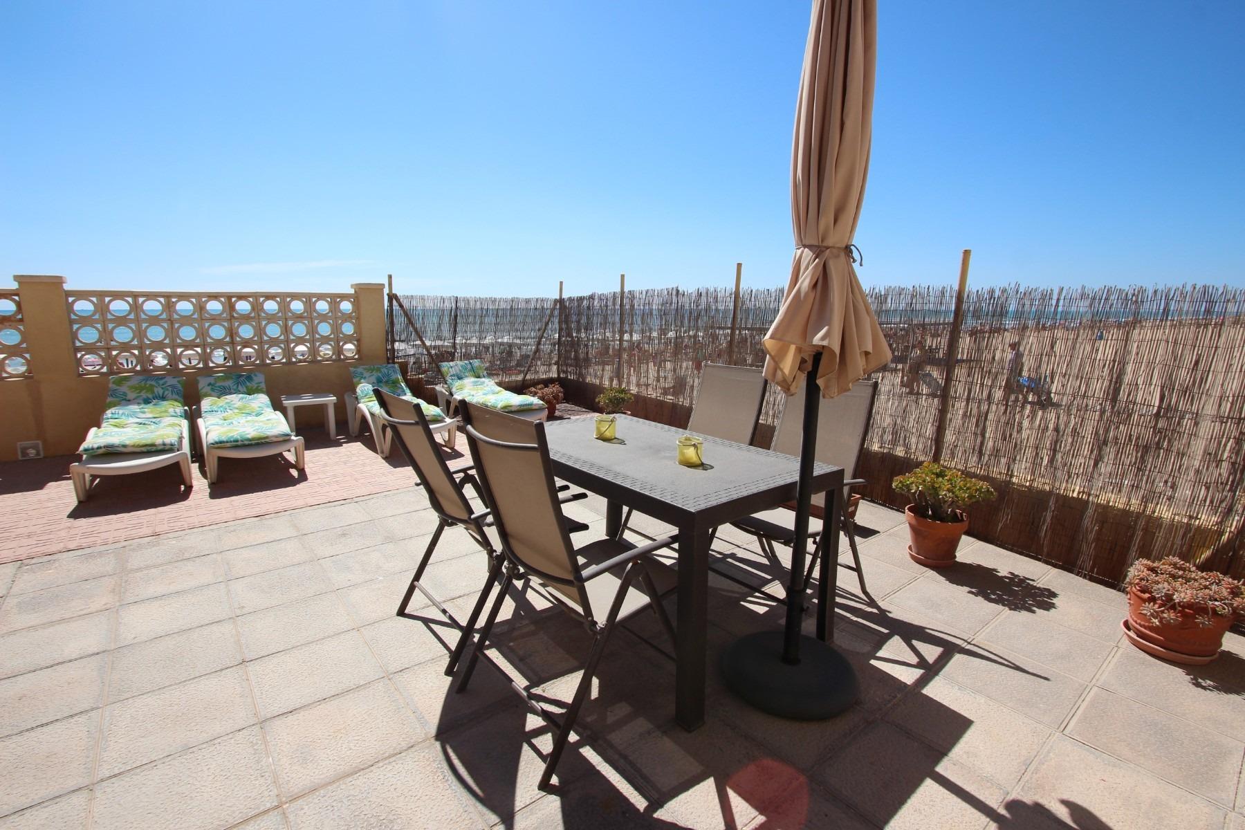 Villa in Guardamar del Segura, Alicante, Spain 7 bedrooms, 260 sq.m. No. 80213