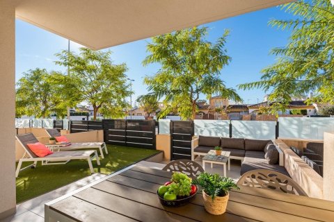 Apartament w Pilar de la Horadada, Alicante, Hiszpania 3 sypialnie, 82 mkw. nr 151811 – zdjęcie 16