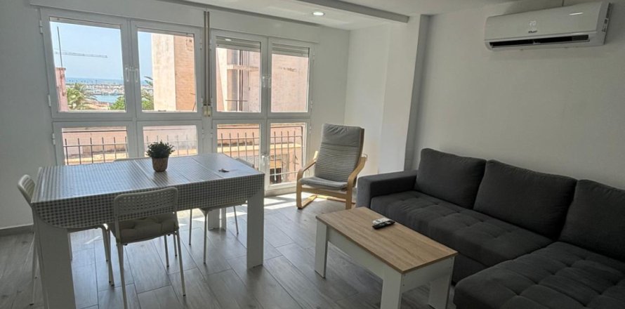 Apartment in Torrevieja, Alicante, Spain 3 bedrooms, 88 sq.m. No. 151810