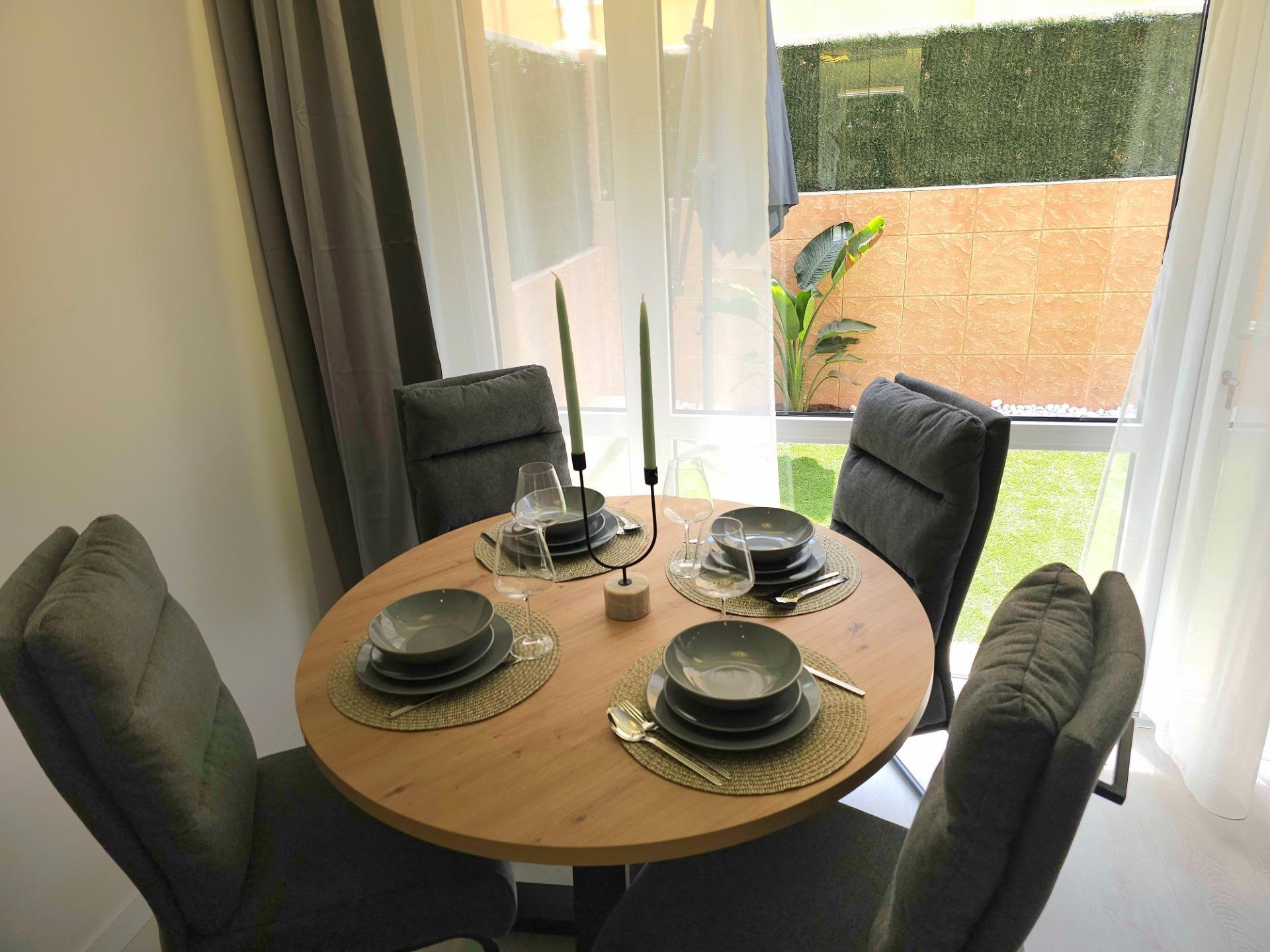 Bungalowi Torrevieja, Alicante, Espanja 3 makuuhuonetta, 105 m2 No. 193138