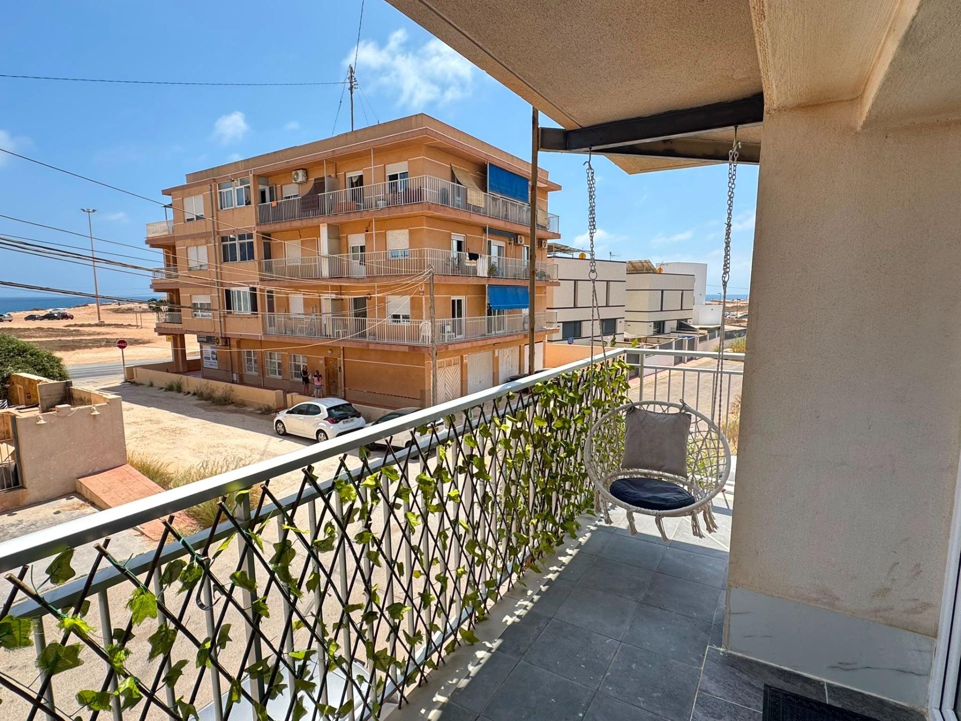 Apartment in Torrevieja, Alicante, Spain 2 bedrooms, 81 sq.m. No. 193141