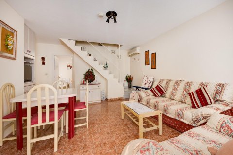 Villa à vendre à Torrevieja, Alicante, Espagne, 3 chambres, 73 m2 No. 193140 - photo 2