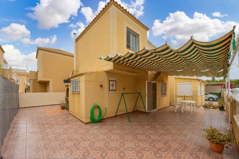 Villa à Torrevieja, Alicante, Espagne 3 chambres, 73 m2 No. 193140