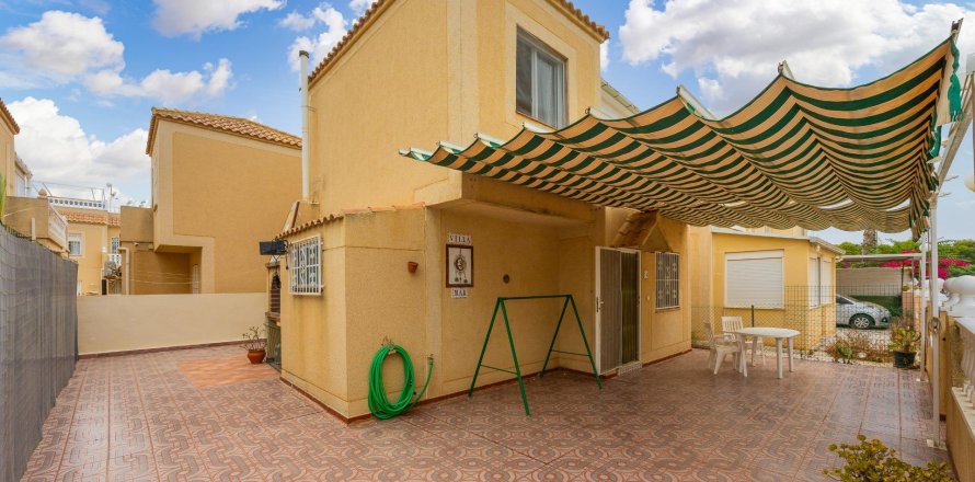 Villa à Torrevieja, Alicante, Espagne 3 chambres, 73 m2 No. 193140