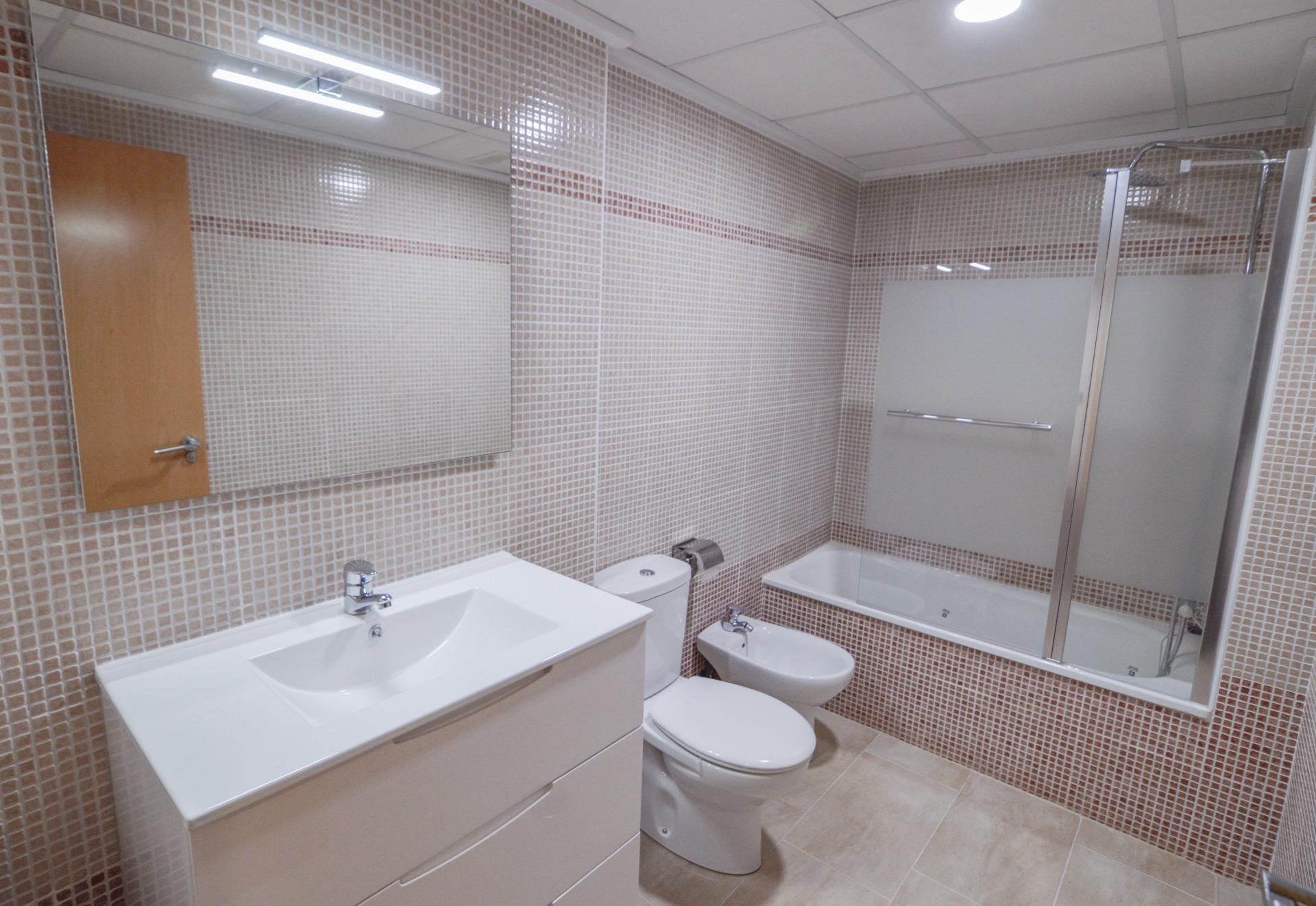 Huoneisto Torrevieja, Alicante, Espanja 2 makuuhuonetta, 75 m2 No. 193137