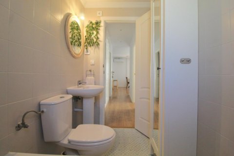 Huoneisto myytävänä Torrevieja, Alicante, Espanja, 3 makuuhuonetta, 84 m2 No. 146160 - kuva 16