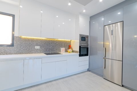 Apartamento en venta en Mil Palmeras, Alicante, España 2 dormitorios, 76 m2 No. 146163 - foto 11