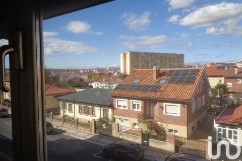 Сasa en venta en Trobajo del Camino, León, España 3 dormitorios, 120 m2 No. 153582 - foto 14