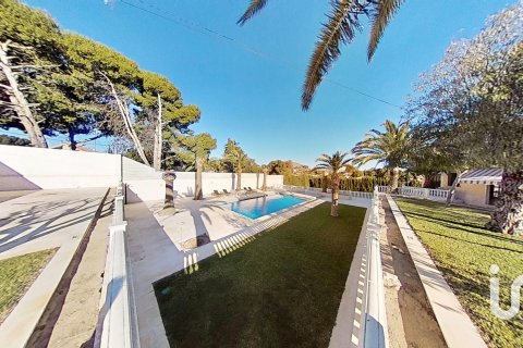 Сasa en venta en Novelda, Alicante, España 5 dormitorios, 483.18 m2 No. 153584 - foto 7