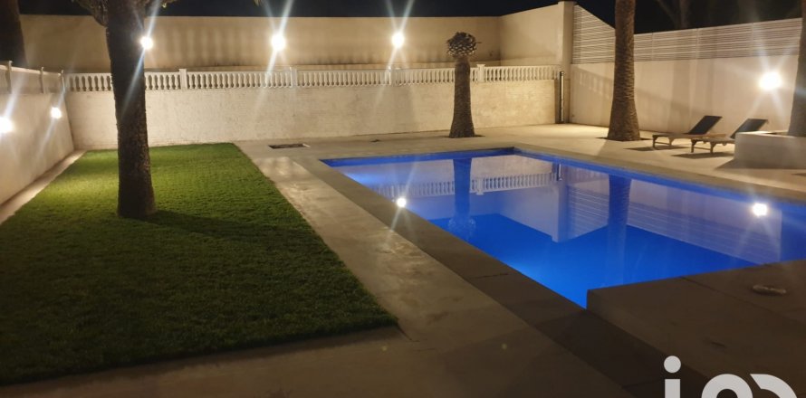 Сasa en Novelda, Alicante, España 5 dormitorios, 483.18 m2 No. 153584